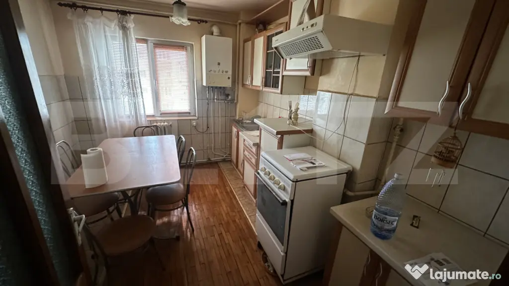 Apartament cu 3 camere DECOMANDAT, 73 mp cu balcon si 2 bai - Orastie (Hunedoara)