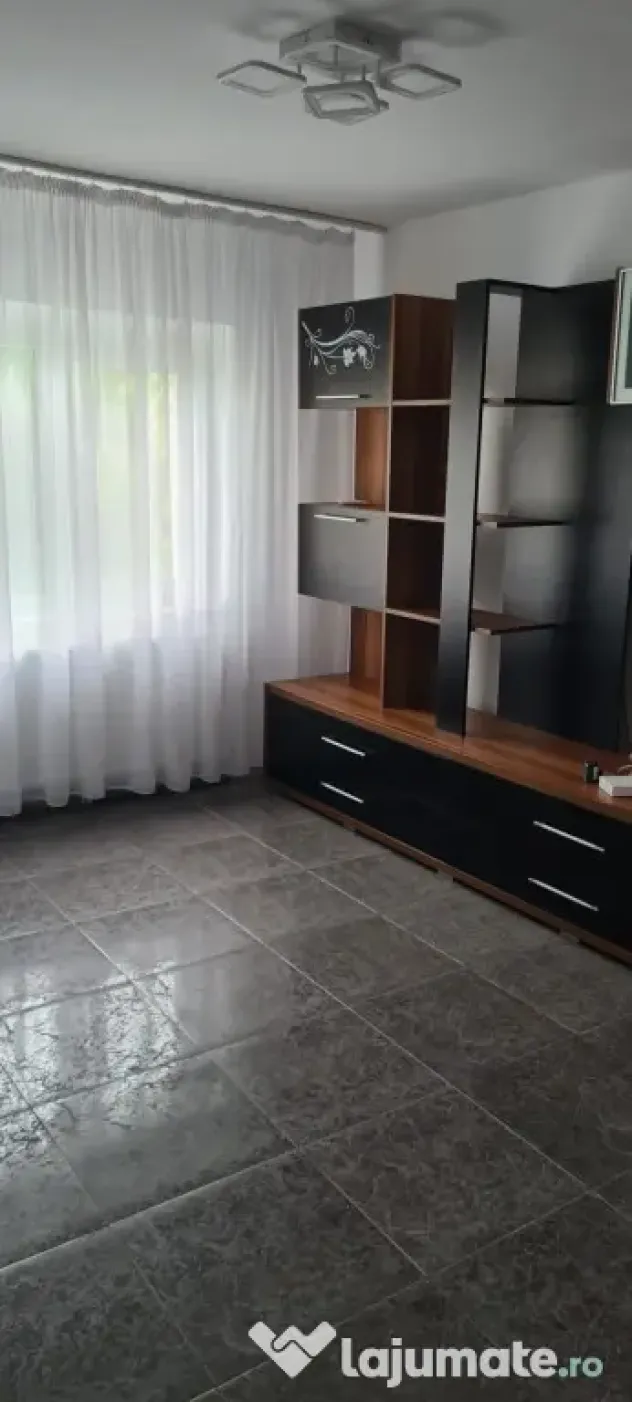 - Apartament 3 camere confort 1 decomandat, Dorobantilor Bar - Braila (Braila)