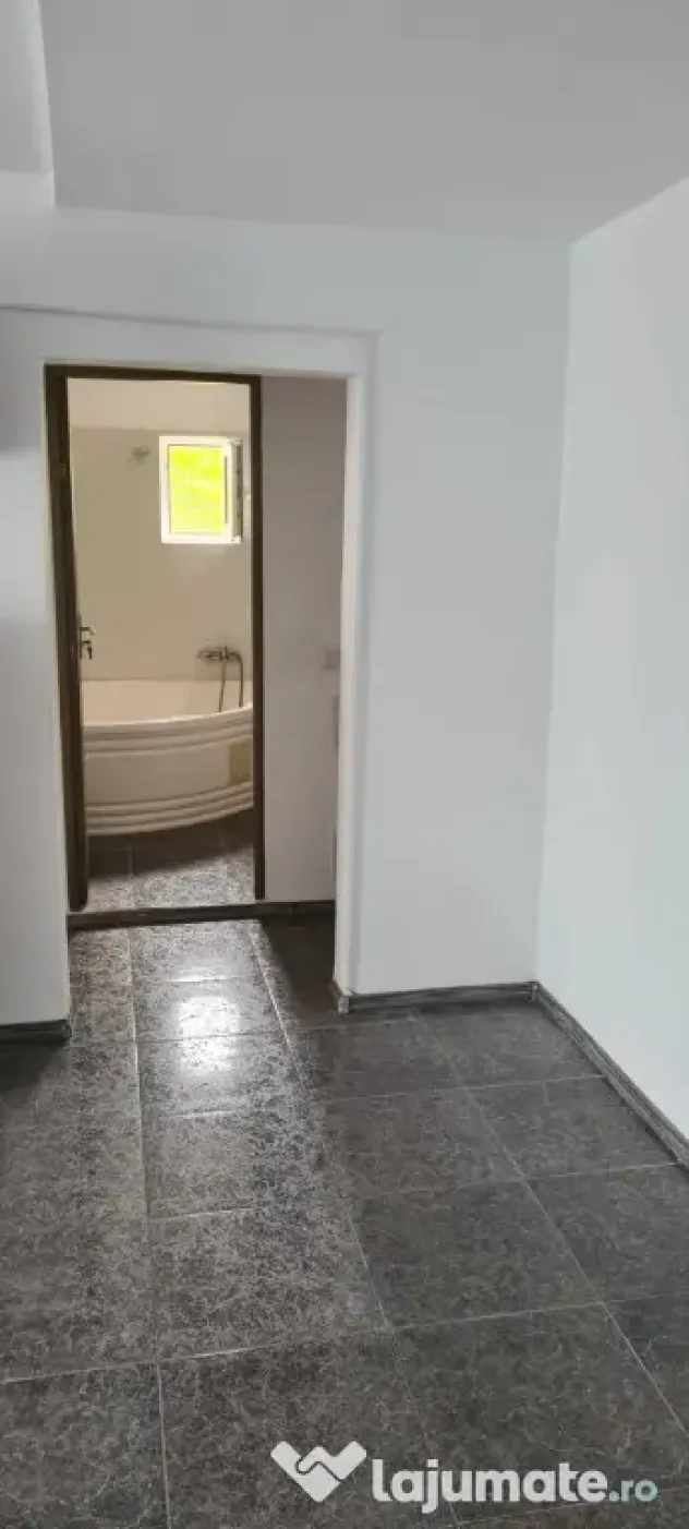 - Apartament 3 camere confort 1 decomandat, Dorobantilor Bar - Braila (Braila)