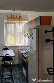 Apartament cu 2 camere, etaj 4 cu acoperis, zona Dacia 