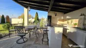 Casa individuala de vanzare cu 5 camere, 3 bai si garaj, Sag, Timis