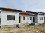 Duplex pe plan - canalizare - bucatarie inchisa - 3 bai
