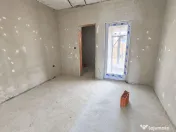 Duplex pe plan - canalizare - bucatarie inchisa - 3 bai