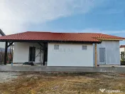 Duplex pe plan - canalizare - bucatarie inchisa - 3 bai