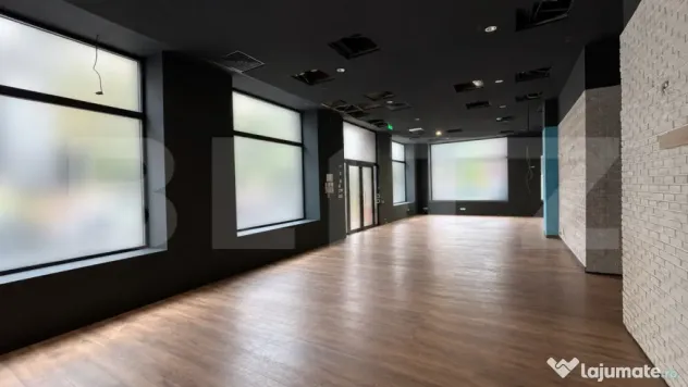 Spațiu comercial cu vitrină, ≈ 90 mp, curent trifazic, z - Timisoara (Timis)