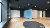 Spațiu comercial cu vitrină, ≈ 90 mp, curent trifazic, z 