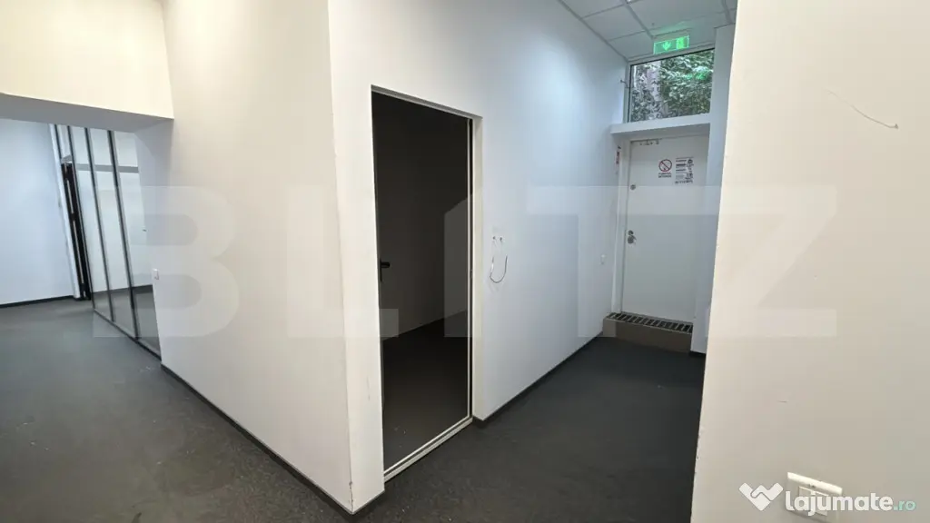 Spațiu comercial cu vitrină, ≈ 90 mp, curent trifazic, z - Timisoara (Timis)