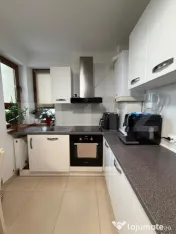 Apartament cu 3 camere | Mobilat, utilat | Loc de parcare |
