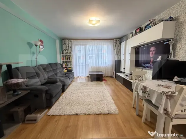 Apartament cu 3 camere | Mobilat, utilat | Loc de parcare | - Brasov (Brasov)