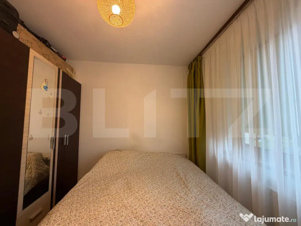 Apartament cu 3 camere | Mobilat, utilat | Loc de parcare | - Brasov (Brasov)