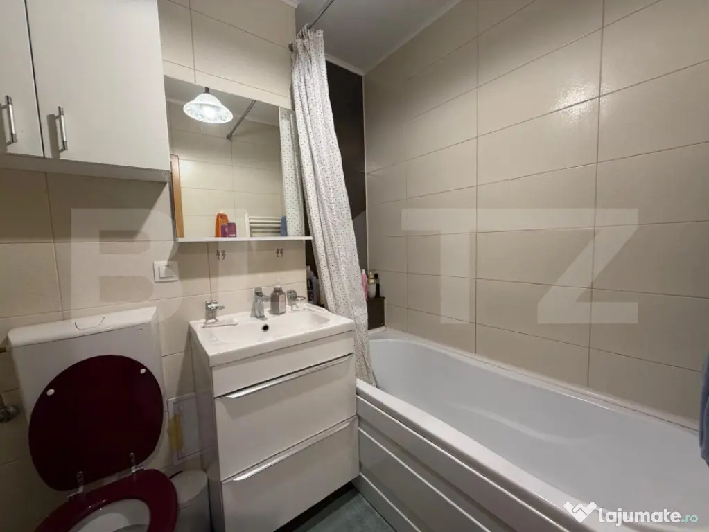 Apartament cu 3 camere | Mobilat, utilat | Loc de parcare | - Brasov (Brasov)