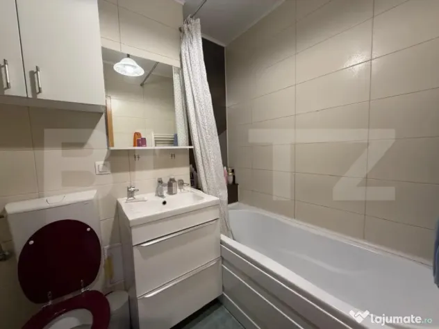 Apartament cu 3 camere | Mobilat, utilat | Loc de parcare | - Brasov (Brasov)