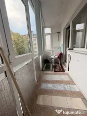 Apartament 3 camere, 72 mp utili, etaj 2, boxa înscrisă in 