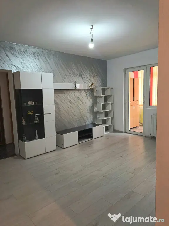 Apartament 3 camere, etaj intermediar, centrala proprie,zon - Ploiesti (Prahova)