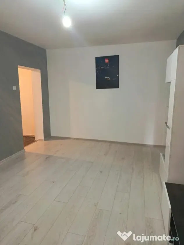 Apartament 3 camere, etaj intermediar, centrala proprie,zon - Ploiesti (Prahova)