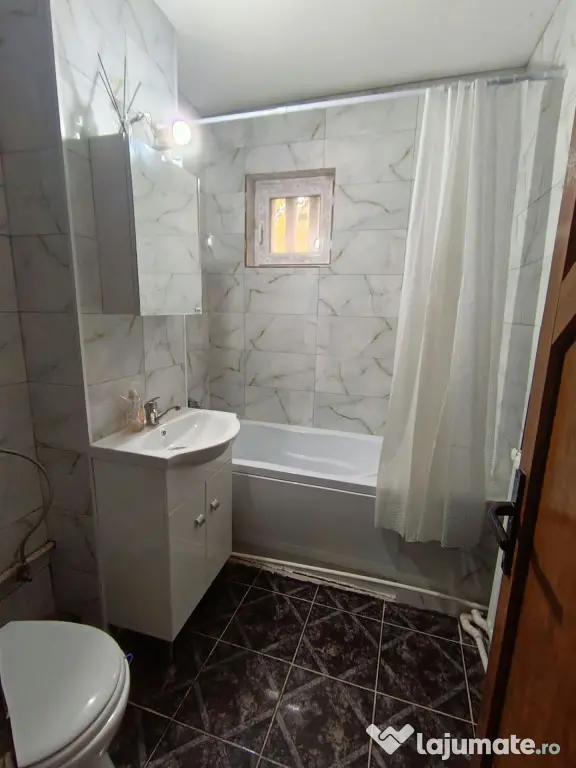 Apartament 3 camere, etaj intermediar, centrala proprie,zon - Ploiesti (Prahova)