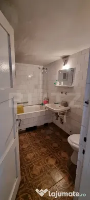 Casa 3 camere,curte si gradina 