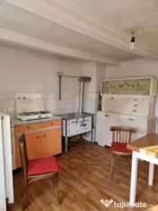 Casa 3 camere,curte si gradina 