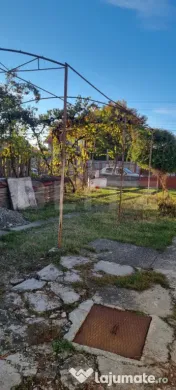 Casa 3 camere,curte si gradina 