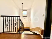 Duplex cu 5 camere de vanzare la cheie garaj curte si terasa 