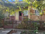 Casa batraneasca, cu gaz, teren de 1.000 mp in Berchiesu, co