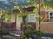 Casa batraneasca, cu gaz, teren de 1.000 mp in Berchiesu, co