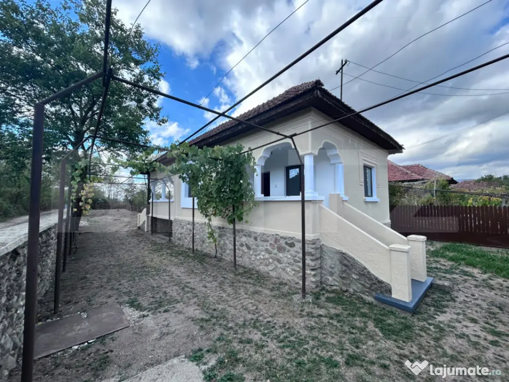 Casa cu teren 1000mp-Zona Lelesti - Targu Jiu (Gorj)