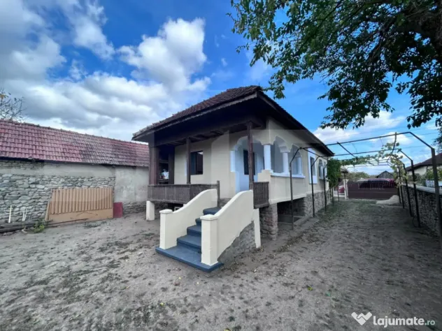 Casa cu teren 1000mp-Zona Lelesti - Targu Jiu (Gorj)