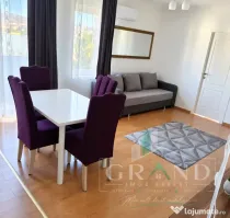 Apartament 3 camere de vanzare , zona Sesul de Sus , Florest