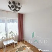 Apartament 3 camere de vanzare , zona Sesul de Sus , Florest 