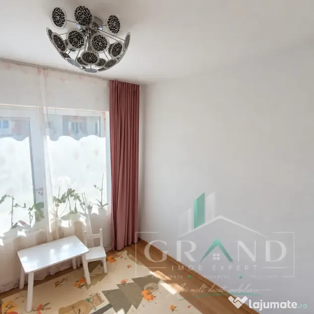Apartament 3 camere de vanzare , zona Sesul de Sus , Florest - Floresti (Cluj)