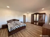 Casă 354 mp utili cu hală 228 mp, teren 1.881 mp, Malu Mar