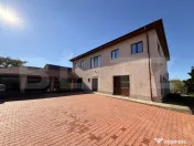 Casă 354 mp utili cu hală 228 mp, teren 1.881 mp, Malu Mar