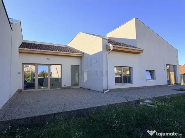 Duplex deosibit - teren generos - terasa mare - Albina (Timis)