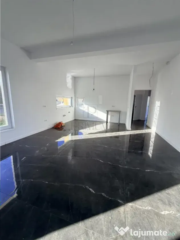 Duplex deosibit - teren generos - terasa mare - Albina (Timis)