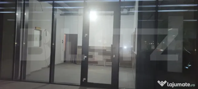 Spatiu comercial 41mp, geam vitrina, amenajat. Optimus Vivo - Floresti (Cluj)