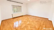 Spatiu pentru afacerea ta | 200 mp | Acces direct din strada