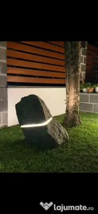 Piatra Decor Gradina Taiata la Jumatate cu Lumina LED - Efect Split 