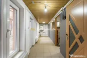 Casa, anexa, hala comerciala închiriată teren 400 mp 7 minute centru 