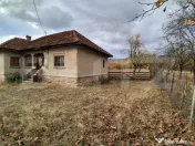 Casă bătrânească și teren intravilan Polovragi 