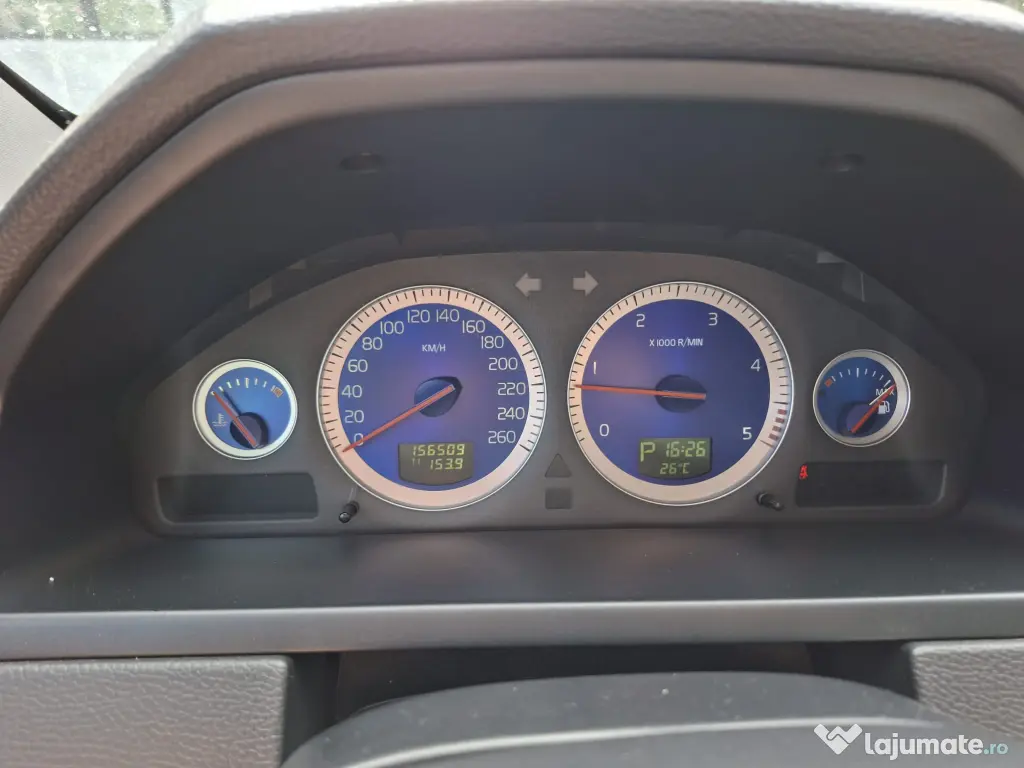 VOLVO XC90 2011 — imagine 10