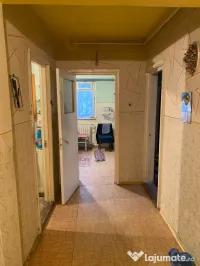 Ofer spre vânzare un apartament cu 2 camere 