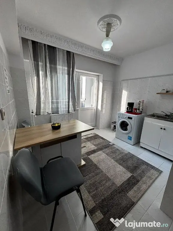 Stadion st uri-apartament 3 camere decomandat - Constanta (Constanta)