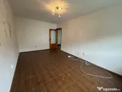 Apartament 2 camere decomandat, zona Progresu, etaj 3. 