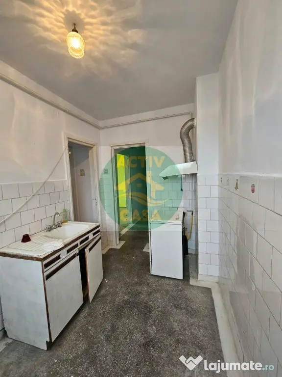 APARTAMENT CU 2 CAMERE DE VÂNZARE – ROMAN! zona Hotel - Roman (Neamt)