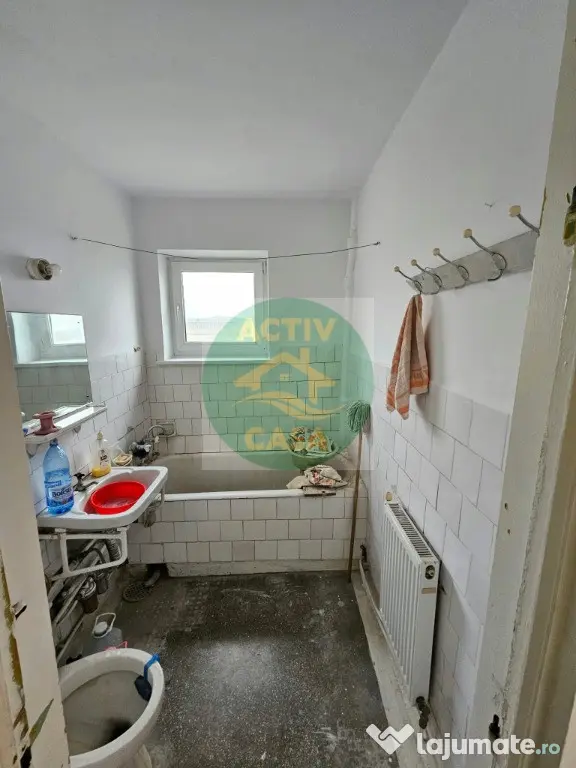 APARTAMENT CU 2 CAMERE DE VÂNZARE – ROMAN! zona Hotel - Roman (Neamt)
