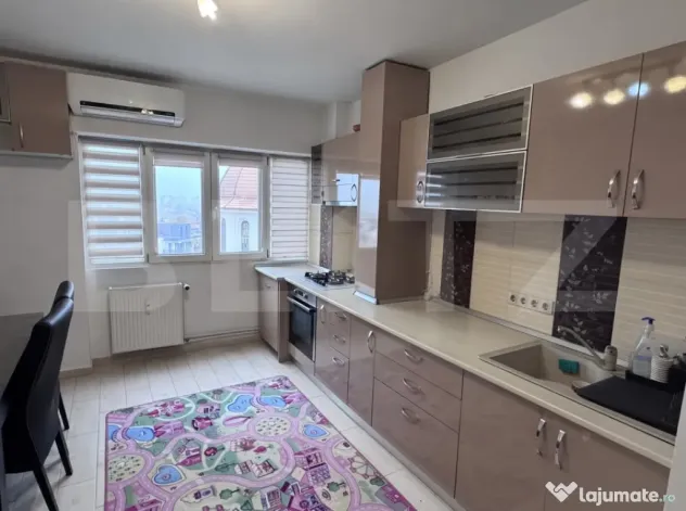 Apartament 3 camere, 72 mp, zona Republicii, vedere panorami - Ploiesti (Prahova)