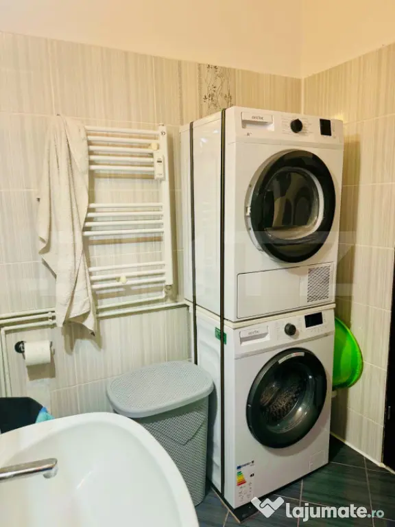 Apartament 3 camere, 72 mp, zona Republicii, vedere panorami - Ploiesti (Prahova)