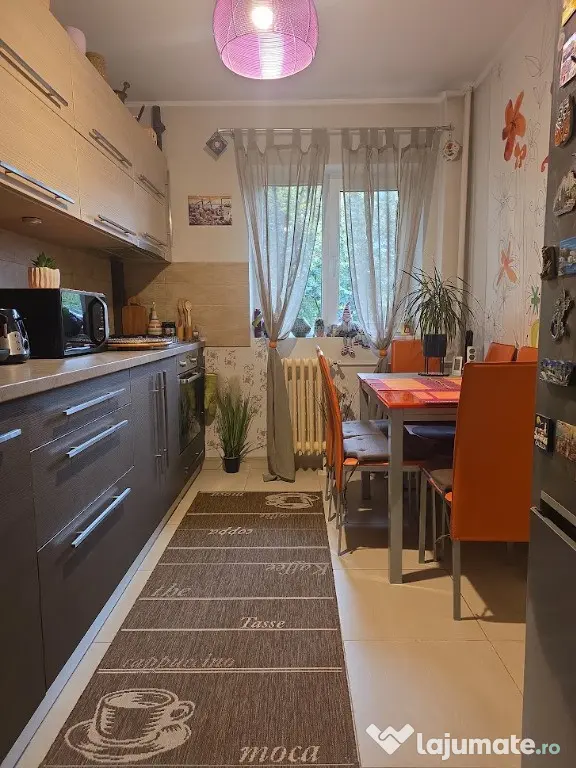 4 camere | 76,03 mp utili | etajul 1/8 | 1986 | decomandat - Bucuresti (Bucuresti-Ilfov)