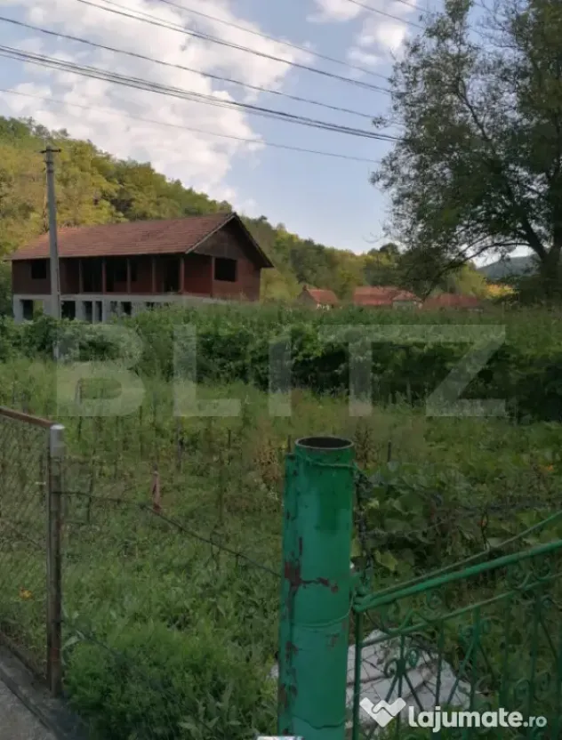 Casă P+E cu teren generos de 2.656 mp, în Bozeș, Geoagiu - Bozes (Hunedoara)